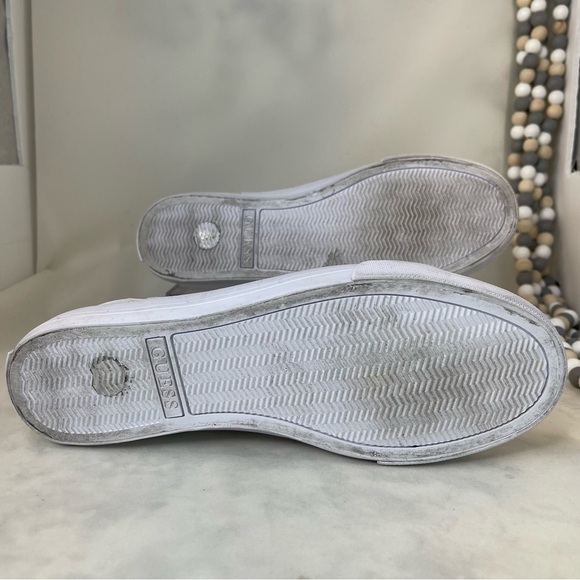 GUESS women's sneakers Logo detailing Low-top cut Lace-up design White Size 7.5 - Picture 11 of 11